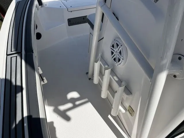 Slide: The Image of Yamaha Fishsport 190 2017 - 13