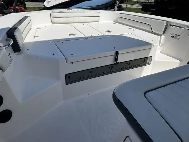 Slide: The Image of Yamaha Fishsport 190 2017 - 14