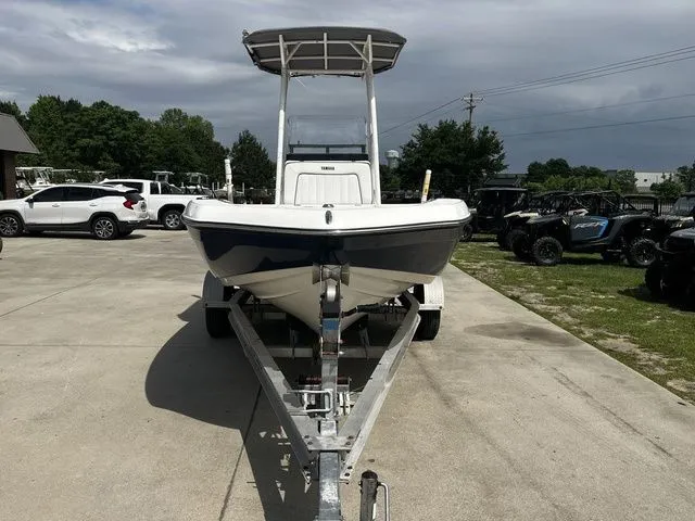 Slide: The Image of Yamaha Fishsport 190 2017 - 5