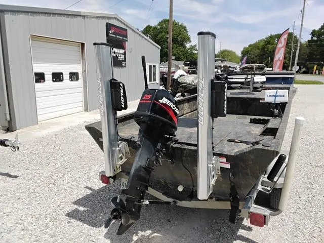 Slide: The Image of Lowe Roughneck 1655 2011 - 9