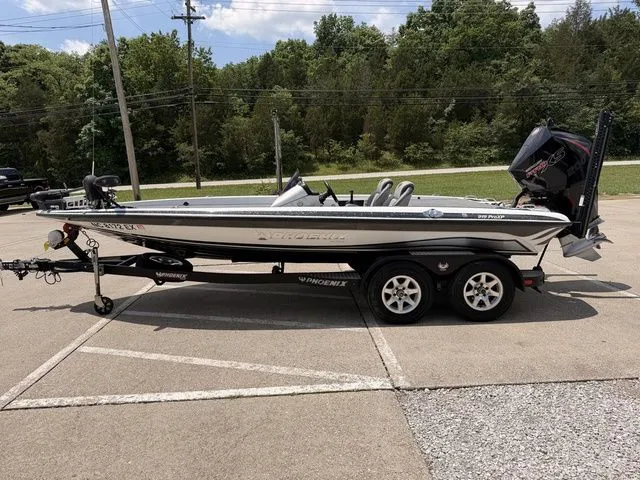 Slide: The Image of Phoenix Bass Boat 919 ProXP 2022 - 14