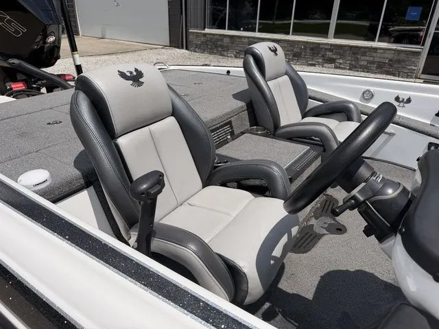 Slide: The Image of Phoenix Bass Boat 919 ProXP 2022 - 6