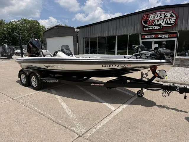 Slide: The Image of Phoenix Bass Boat 919 ProXP 2022 - 8