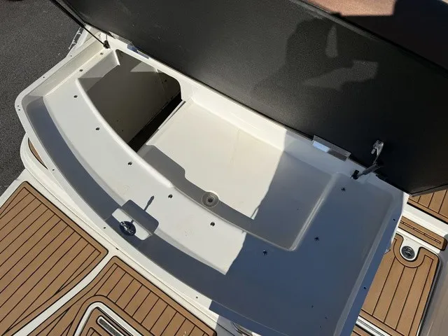 Slide: The Image of Sea Ray SDX 240 2017 - 5