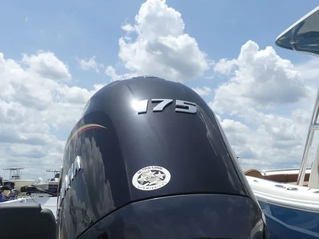 Slide: The Image of 175 HP outboard motor on Xpress Hyper Lift H20B, 2026. - 10