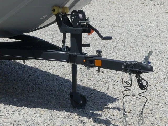 Slide: The Image of Tracker Pro 170 2022 - 11