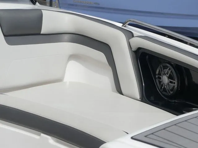 Slide: The Image of Yamaha AR240 2019 - 16
