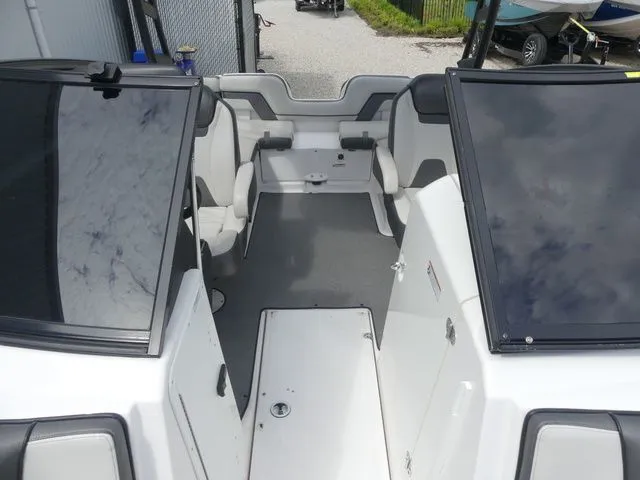 Slide: The Image of Yamaha AR240 2019 - 19
