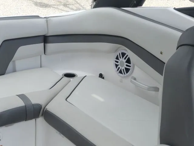 Slide: The Image of Yamaha AR240 2019 - 23