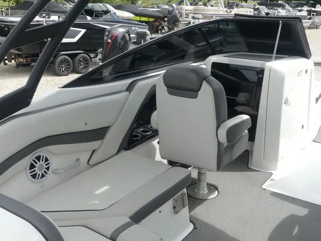 Slide: The Image of Yamaha AR240 2019 - 28