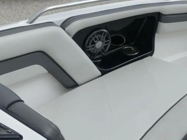 Slide: The Image of Yamaha AR240 2019 - 35