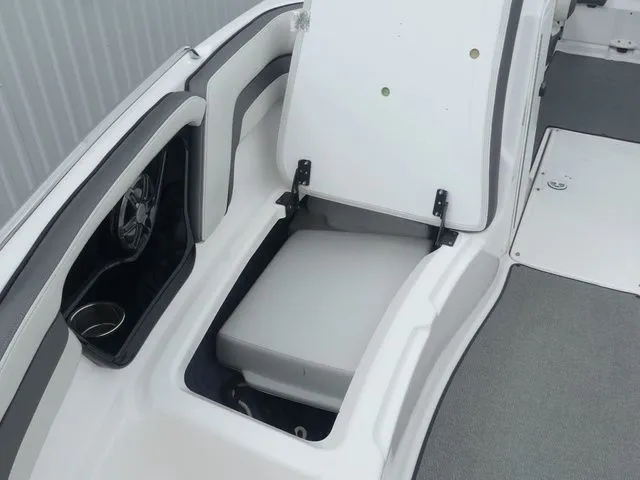 Slide: The Image of Yamaha AR240 2019 - 37