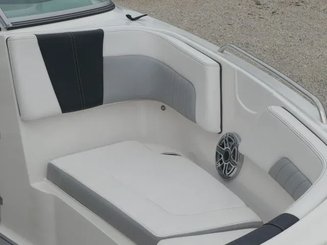 Slide: The Image of Chaparral 23 Surf 2021 - 16