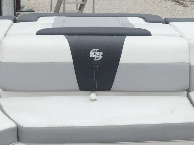 Slide: The Image of Chaparral 23 Surf 2021 - 23