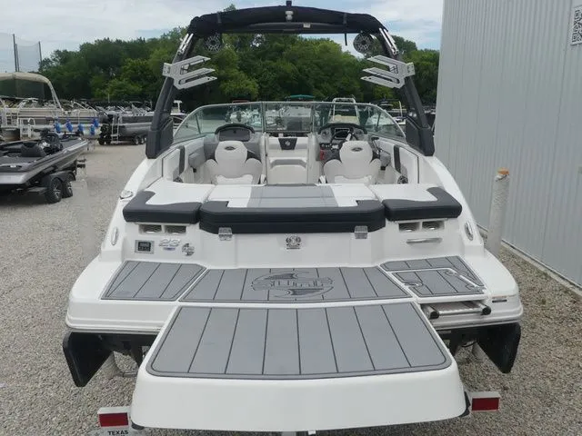 Slide: The Image of Chaparral 23 Surf 2021 - 27