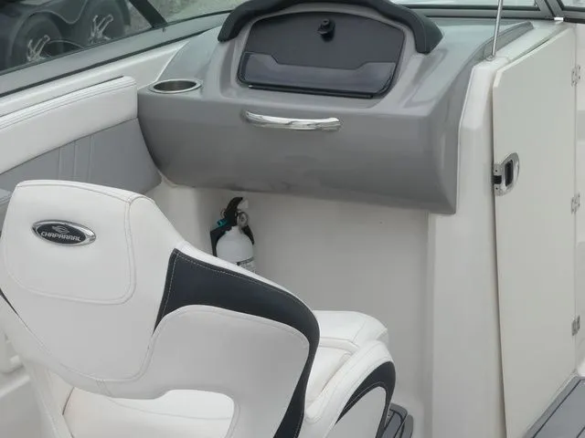 Slide: The Image of Chaparral 23 Surf 2021 - 34