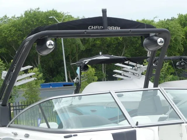 Slide: The Image of Chaparral 23 Surf 2021 - 4