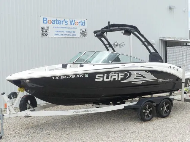 Slide: The Image of Chaparral 23 Surf 2021 - 8