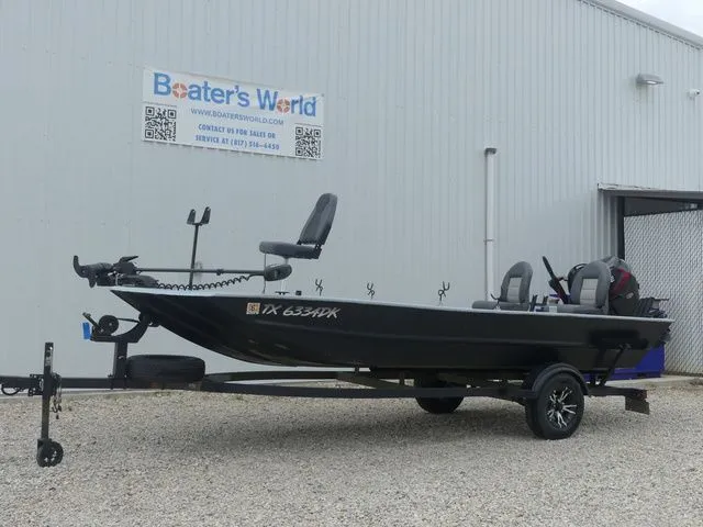 The Image of Tracker GRIZZLY® 1754 MVX Jon 2016 - 1