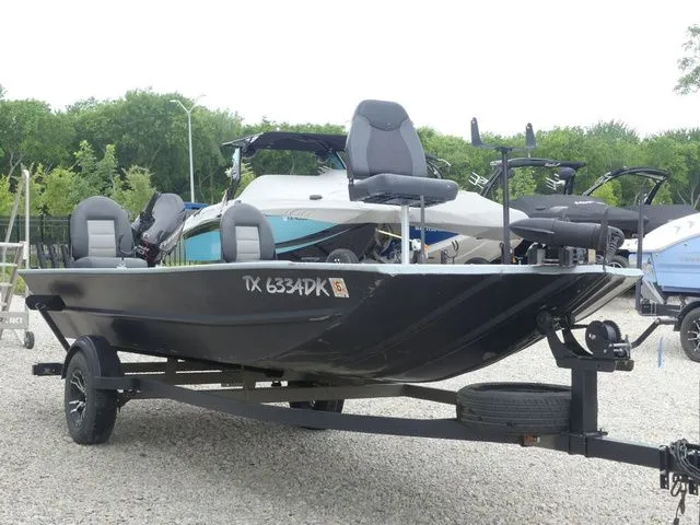 Slide: The Image of Tracker GRIZZLY® 1754 MVX Jon 2016 - 4