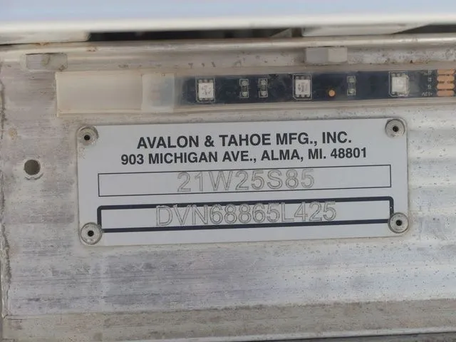 Slide: The Image of Tahoe Sport 85 Rear Fish 23 FT 2025 - 12