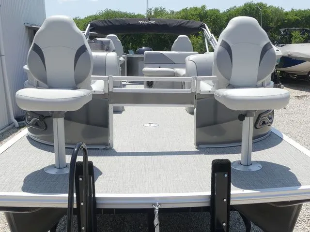 Slide: The Image of Tahoe Sport 85 Rear Fish 23 FT 2025 - 15