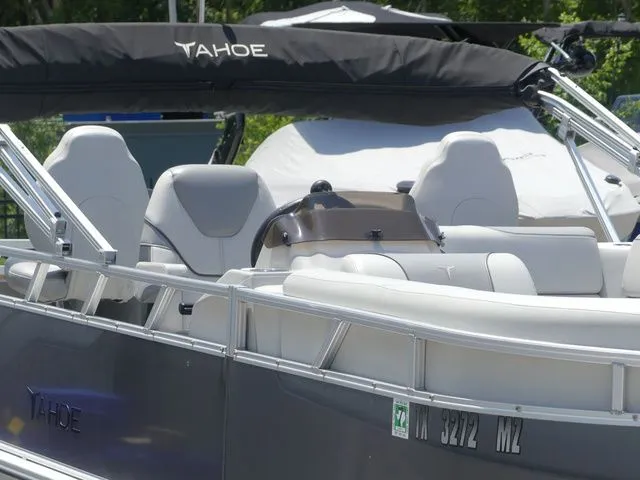 Slide: The Image of Tahoe Sport 85 Rear Fish 23 FT 2025 - 16