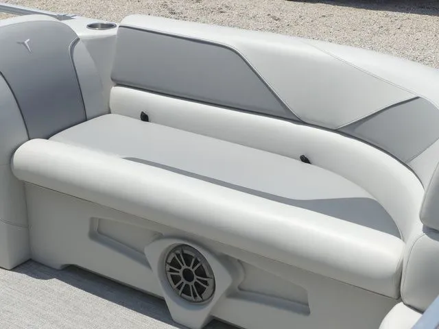 Slide: The Image of Tahoe Sport 85 Rear Fish 23 FT 2025 - 18