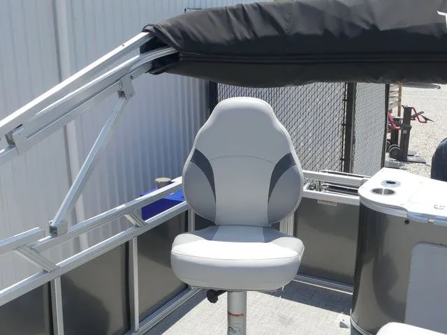 Slide: The Image of Tahoe Sport 85 Rear Fish 23 FT 2025 - 23