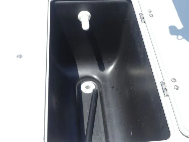 Slide: The Image of Tahoe Sport 85 Rear Fish 23 FT 2025 - 27