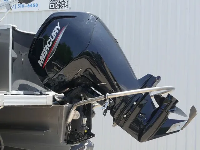 Slide: The Image of Tahoe Sport 85 Rear Fish 23 FT 2025 - 7