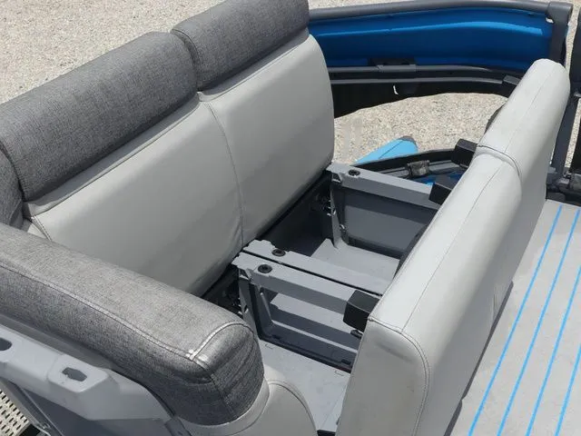 Slide: The Image of Sea-Doo Switch® 19-170 hp 2023 - 23
