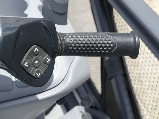 Slide: The Image of Sea-Doo Switch® 19-170 hp 2023 - 26