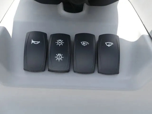 Slide: The Image of Sea-Doo Switch® 19-170 hp 2023 - 27