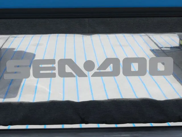 Slide: The Image of Sea-Doo Switch® 19-170 hp 2023 - 28