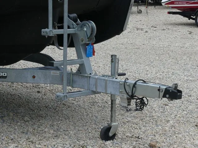 Slide: The Image of Sea-Doo Switch® 19-170 hp 2023 - 8