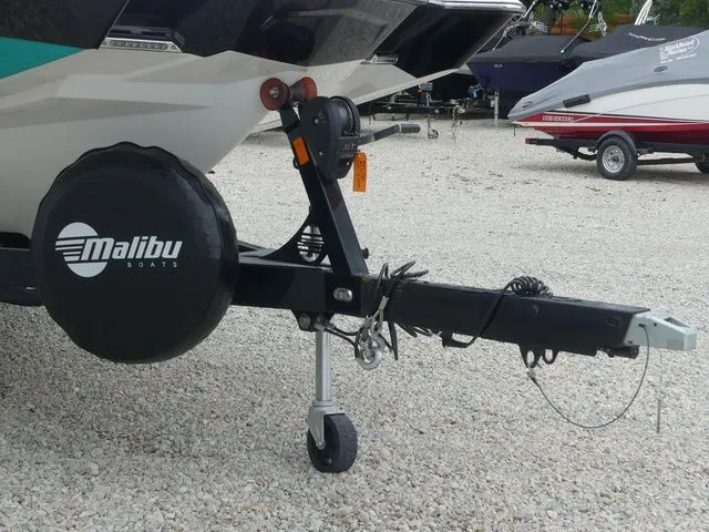 Slide: The Image of Malibu Wakesetter 22 MXZ 2019 - 10