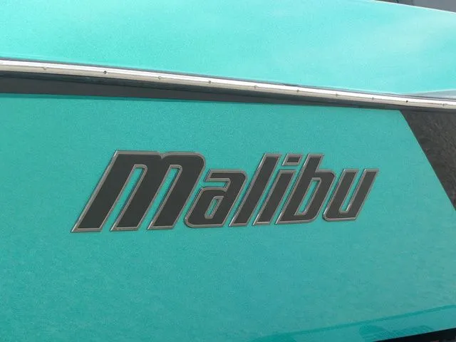 Slide: The Image of Malibu Wakesetter 22 MXZ 2019 - 11