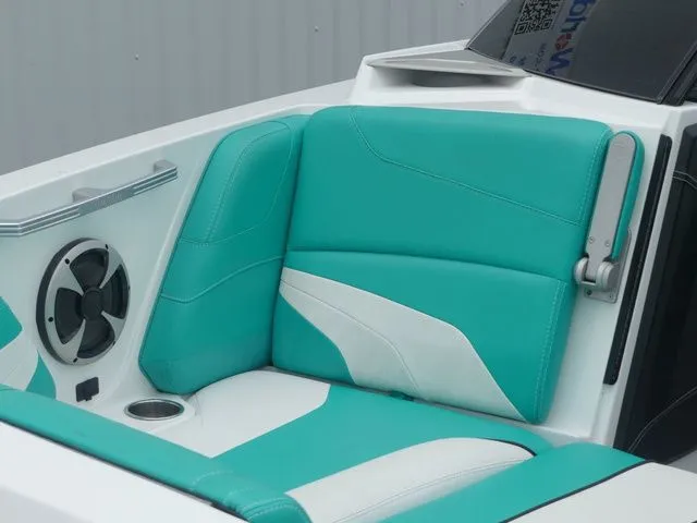 Slide: The Image of Malibu Wakesetter 22 MXZ 2019 - 17