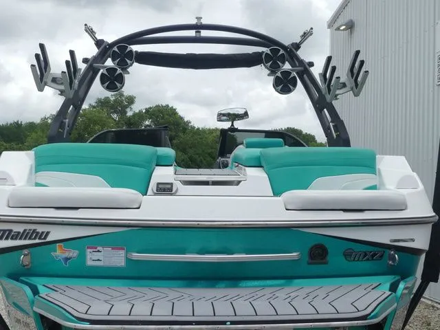 Slide: The Image of Malibu Wakesetter 22 MXZ 2019 - 20