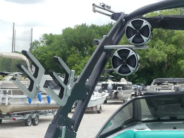 Slide: The Image of Malibu Wakesetter 22 MXZ 2019 - 23