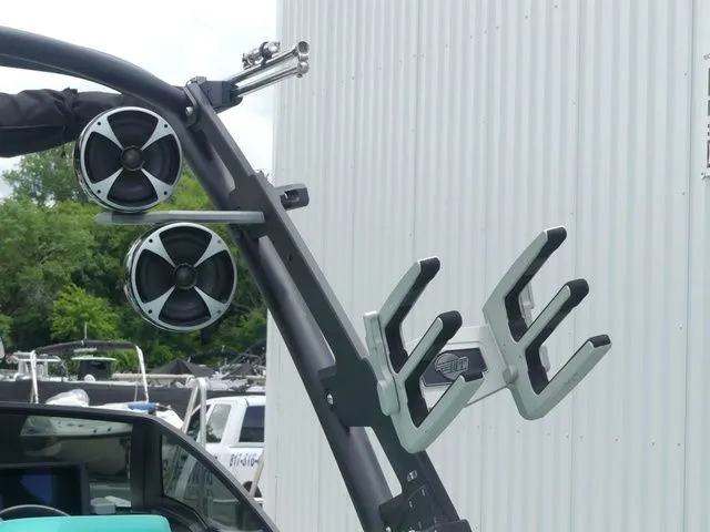 Slide: The Image of Malibu Wakesetter 22 MXZ 2019 - 24
