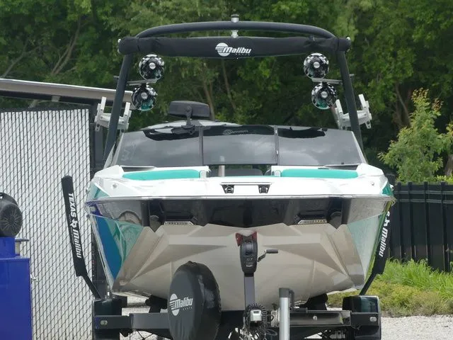 Slide: The Image of Malibu Wakesetter 22 MXZ 2019 - 3