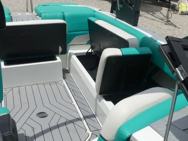 Slide: The Image of Malibu Wakesetter 22 MXZ 2019 - 38