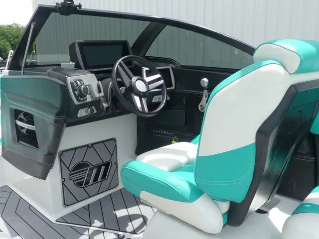 Slide: The Image of Malibu Wakesetter 22 MXZ 2019 - 47