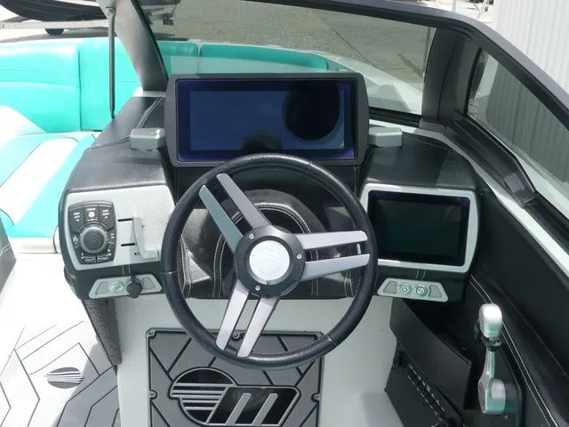 Slide: The Image of Malibu Wakesetter 22 MXZ 2019 - 49
