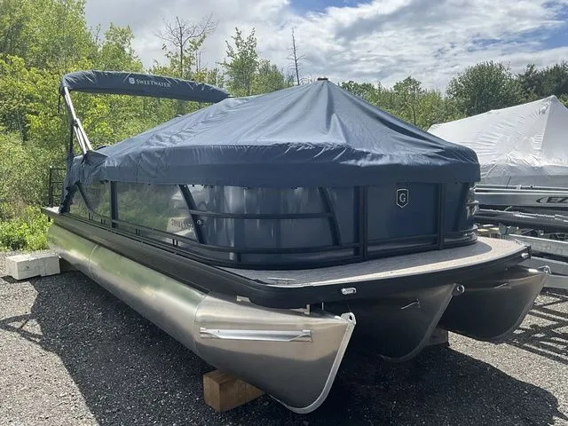 The Image of Godfrey Sweetwater 2286 SFL Sport Tube 27 In. Package 2026 - 1