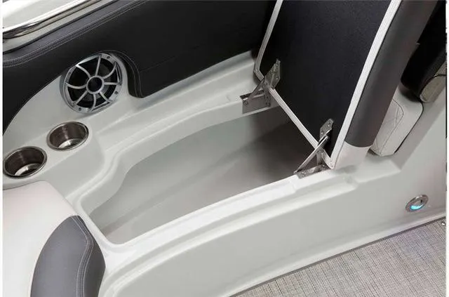 Slide: The Image of Crownline Boats 200 SS 2024 - 3