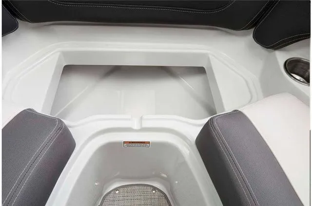 Slide: The Image of Crownline Boats 200 SS 2024 - 4
