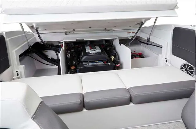 Slide: The Image of Crownline Boats 200 SS 2024 - 9